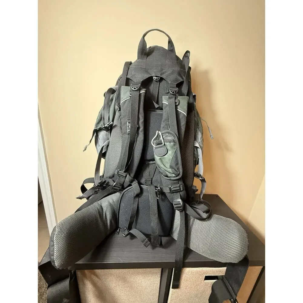 Cabelas 58L Internal Frame Hiking Camping Backpack Detachable Daypack 2 Bladders